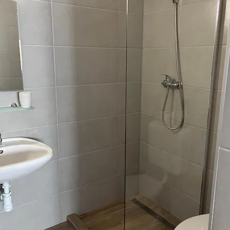 Hungaria Apartman *