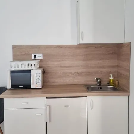 Hungaria Apartman *